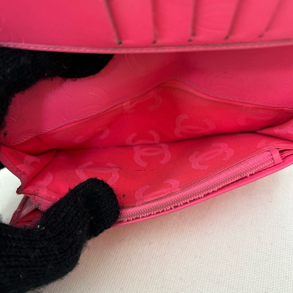 CHANEL Cambon Quilted long lambskin wallet / patent CC logo / hot pink interior - Picture 11 of 15